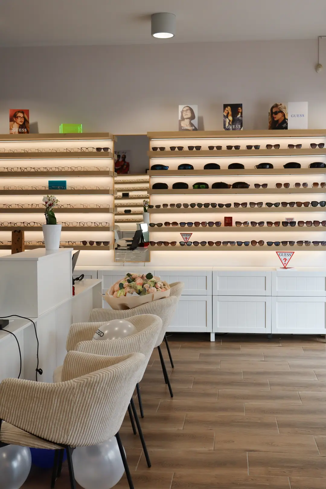 Strefa doboru opraw w salonie Lumenia Optica